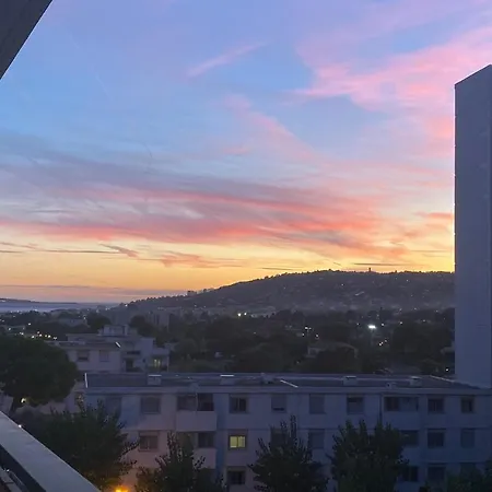 Spacious 2 Bedroom Apartment In Antibes With A Parking דירה אנטיב