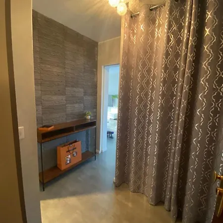 Spacious 2 Bedroom Apartment In Antibes With A Parking * אנטיב