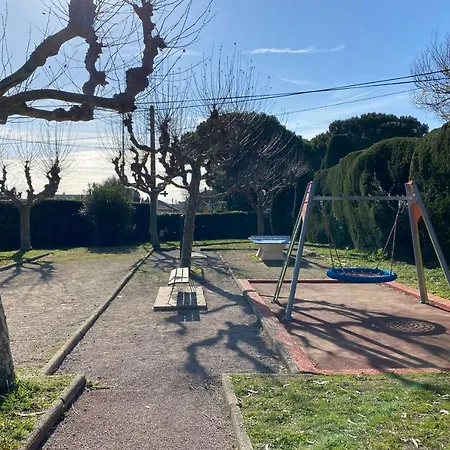Spacious 2 Bedroom Apartment In Antibes With A Parking * אנטיב