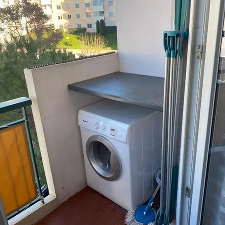 Spacious 2 Bedroom Apartment In Antibes With A Parking אנטיב