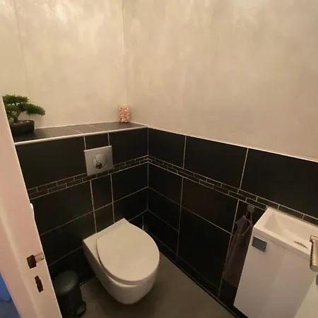 Spacious 2 Bedroom Apartment In Antibes With A Parking * אנטיב